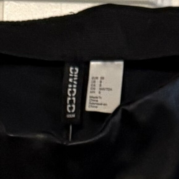 H&M Divided Black Faux Leather Leggings – Size 8, EUC, Pull-On Style - Picture 3 of 4